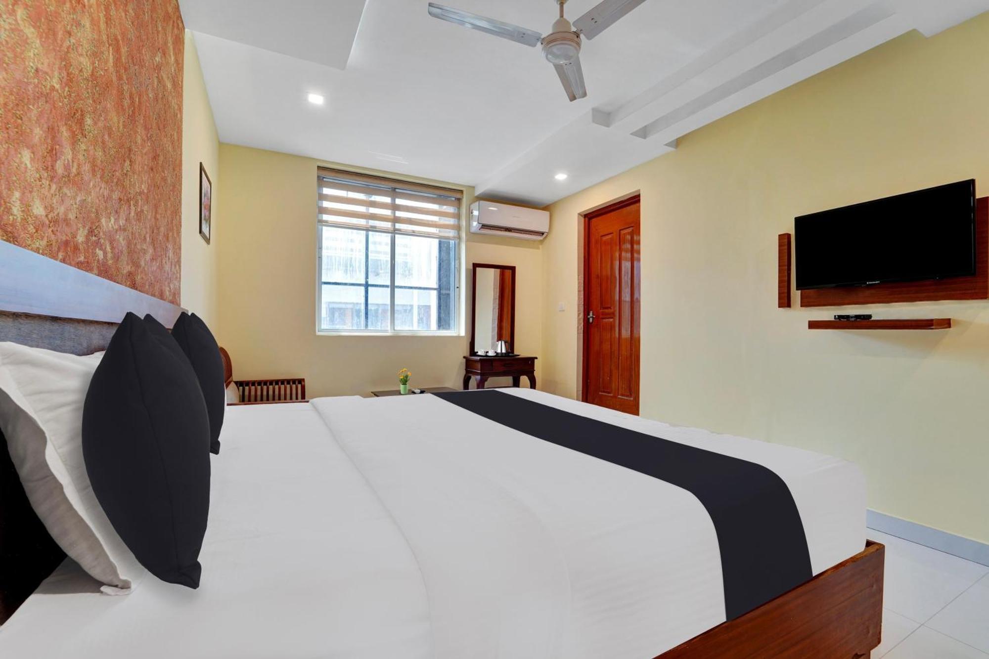 Super Townhouse Ernakulam North Hotel Kochi Exterior foto