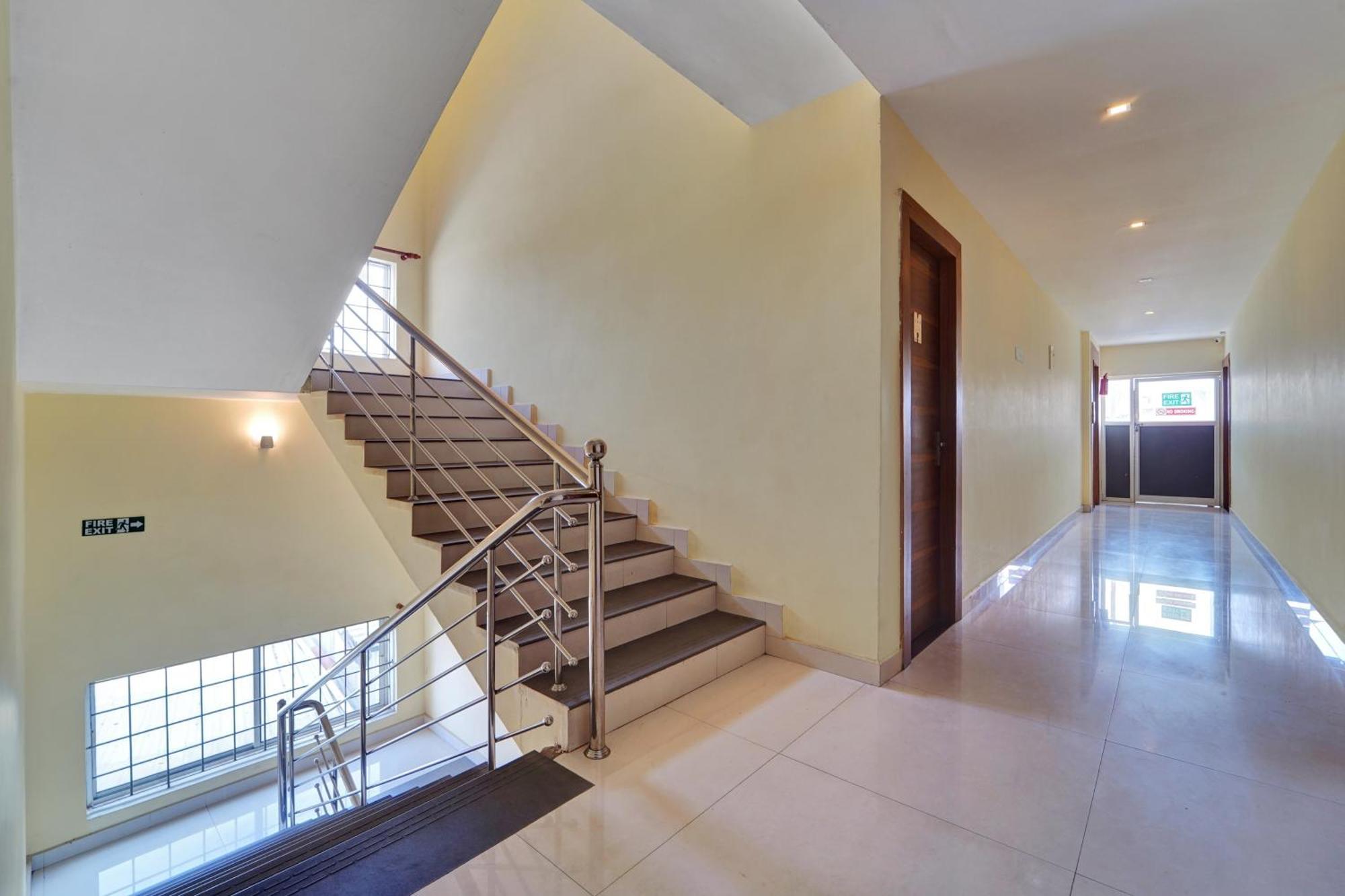 Super Townhouse Ernakulam North Hotel Kochi Exterior foto