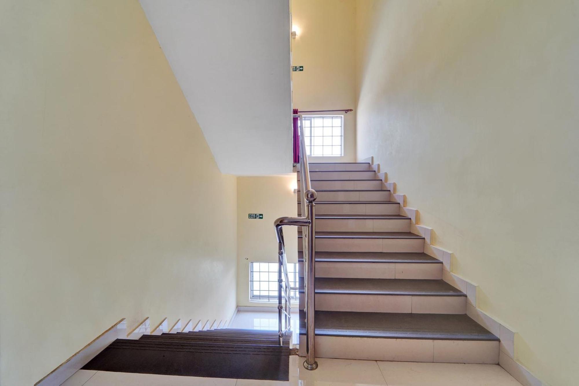 Super Townhouse Ernakulam North Hotel Kochi Exterior foto