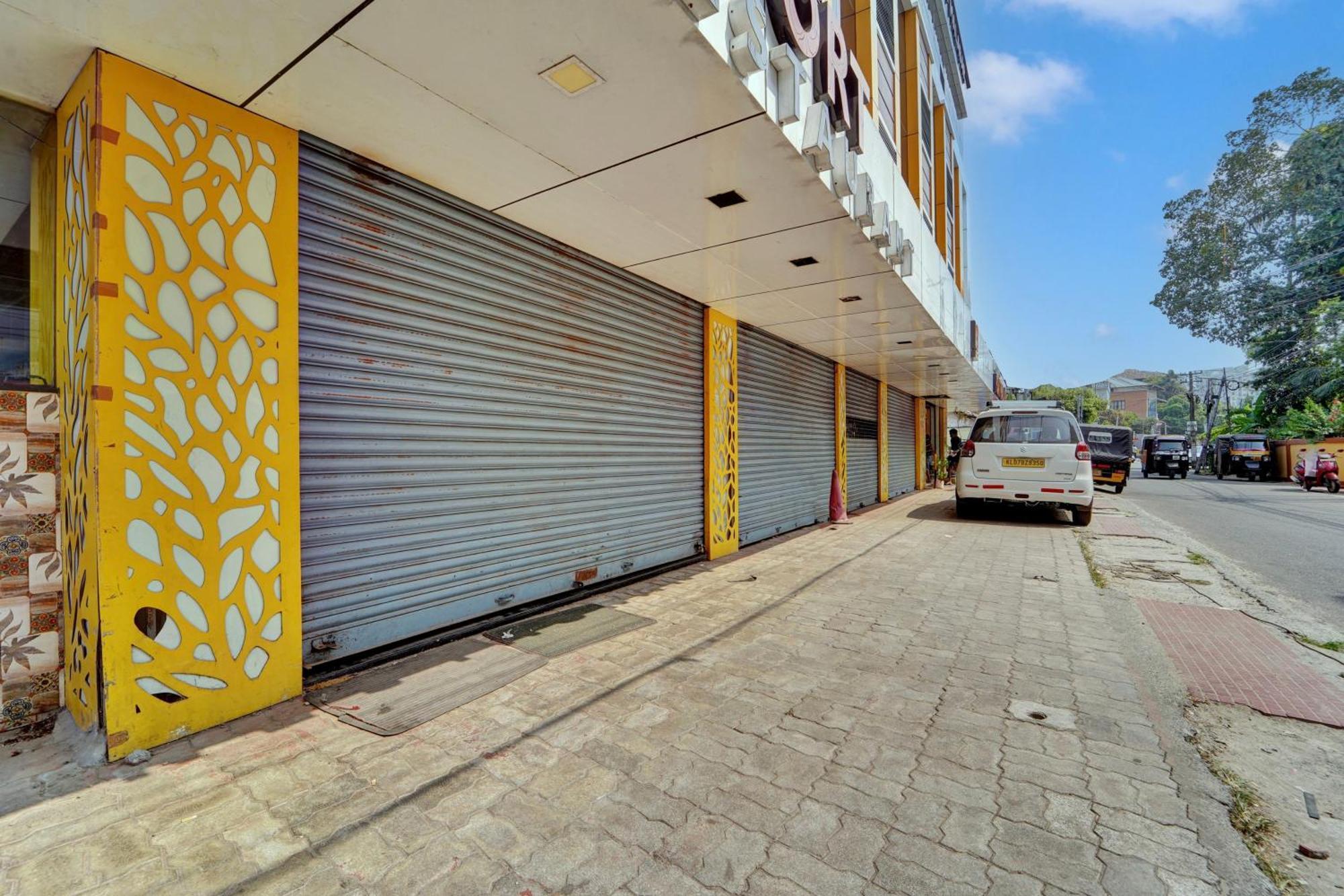 Super Townhouse Ernakulam North Hotel Kochi Exterior foto