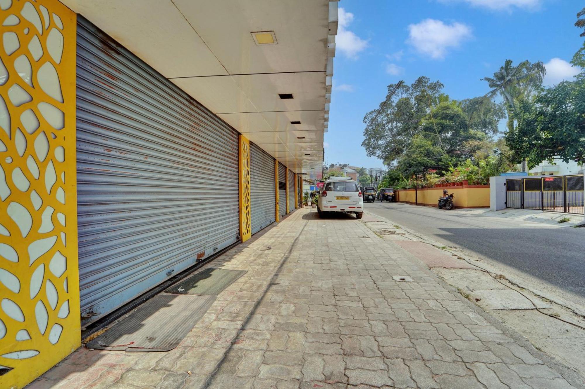 Super Townhouse Ernakulam North Hotel Kochi Exterior foto