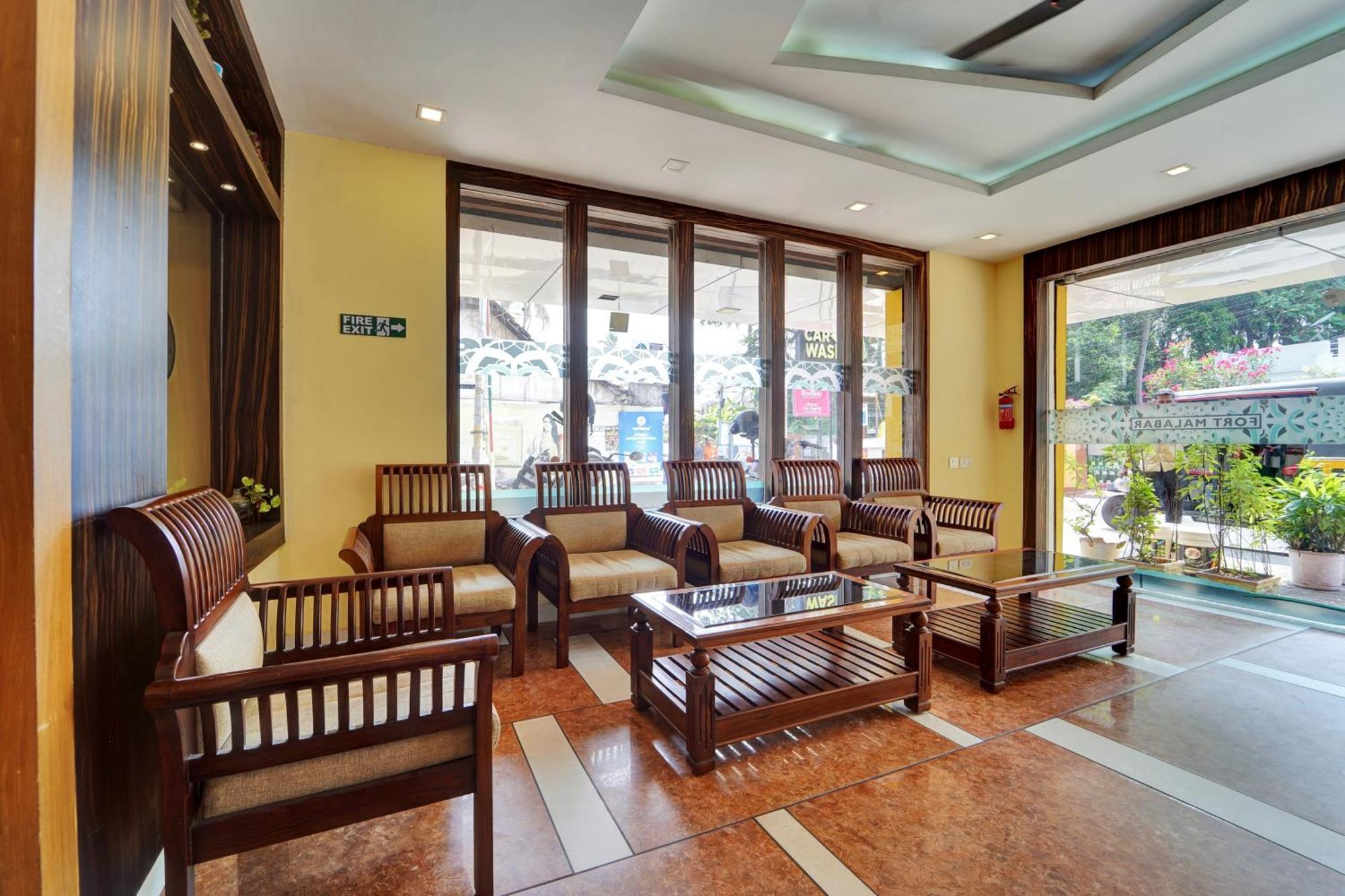 Super Townhouse Ernakulam North Hotel Kochi Exterior foto
